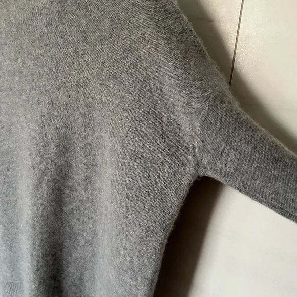 Vince Boiled Cashmere  Funnel-Neck Sweater in Gray -Size XS - Picture 3 of 9